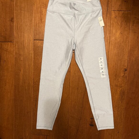 NWT Old Navy Active Cloud+ Go-Dry Leggings – Baby Blue – Size M - Picture 1 of 6